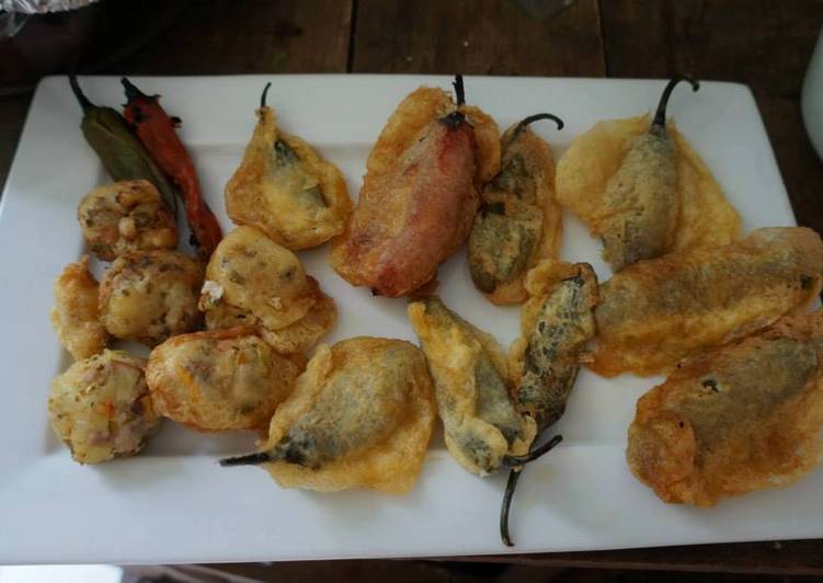 Chile jalapeño capeado, con puré de manzana y camote Doña Chole