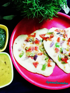 सूजी उत्तपम (Suji uttapam recipe in hindi) रेसिपी मुख्य फोटो