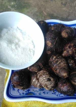 Hình của món Khoai sọ luộc chấm đường.