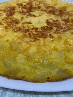 Una foto de Tortilla de patatas (con patatas al microondas)