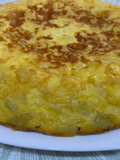 Una foto de Tortilla de patatas (con patatas al microondas)