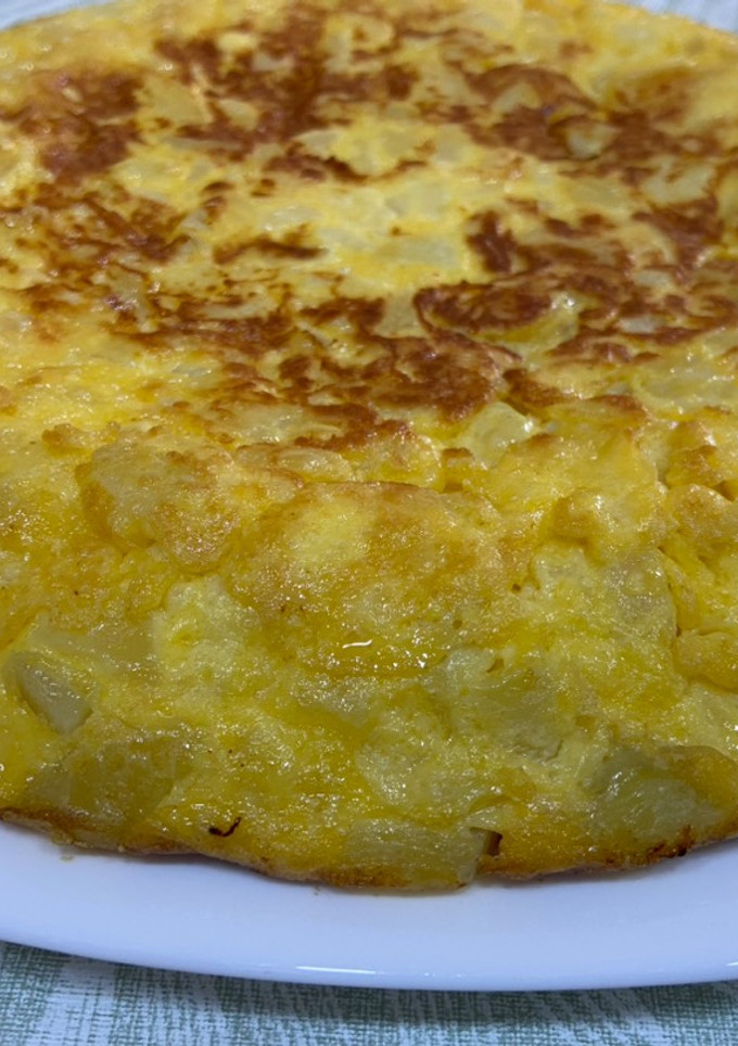 Una foto de Tortilla de patatas (con patatas al microondas)