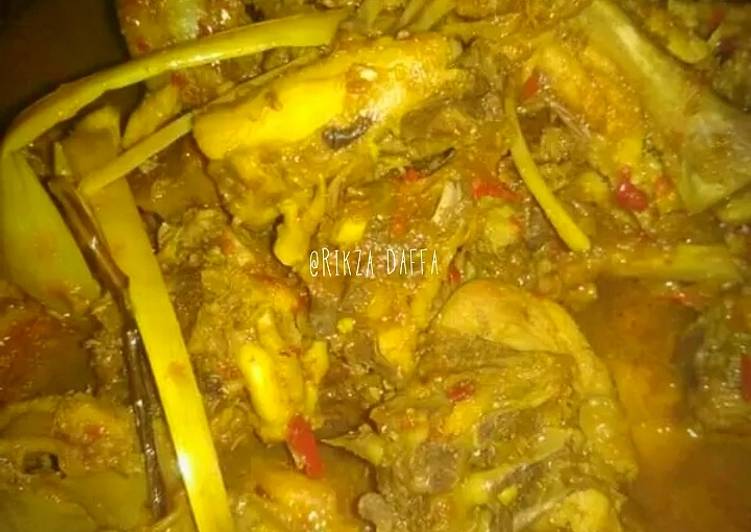 Rica-Rica Tulang dan Ceker Ayam