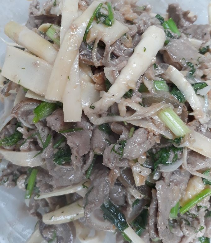 Hình của món Bê xào măng trúc.