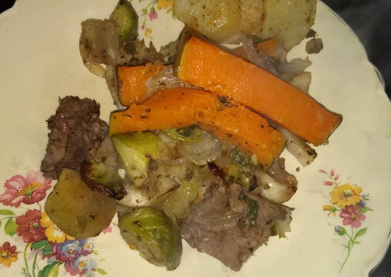 Fuente de carne+ verduras 🥔🍠🍈