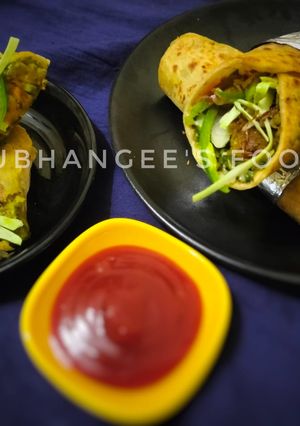 व्हेज फ्रंकी (veg frankie recipe in marathi) रेसिपी चे मुख्य फोटो 