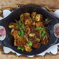 A picture of Grilled paneer salad.