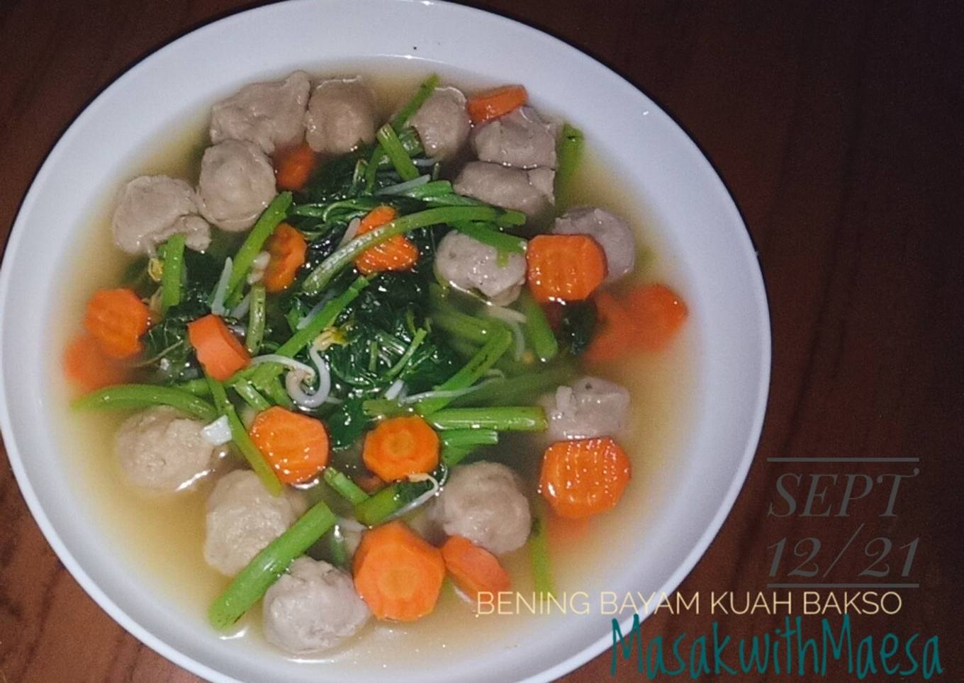 Bening Bayam Kuah Bakso