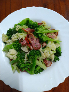 雙花菜炒煙燻鴨肉 的食譜成品照片