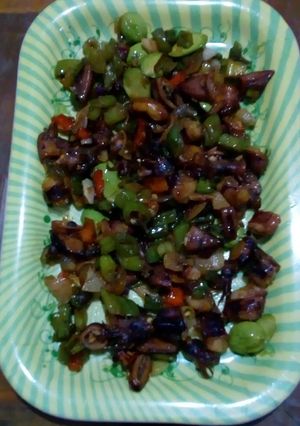 Foto resep Oseng cumi dan pete