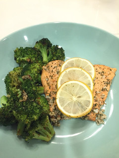 Foto resep Lemon Garlic Baked Salmon with roasted broccoli