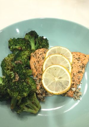 Foto resep Lemon Garlic Baked Salmon with roasted broccoli