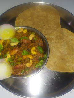 Rajasthani haldi ki sabji with spongy Roti (Rajasthani haldi ki sabji with Roti recipe in tamil) செய்முறை முக்கிய புகைப்படம்