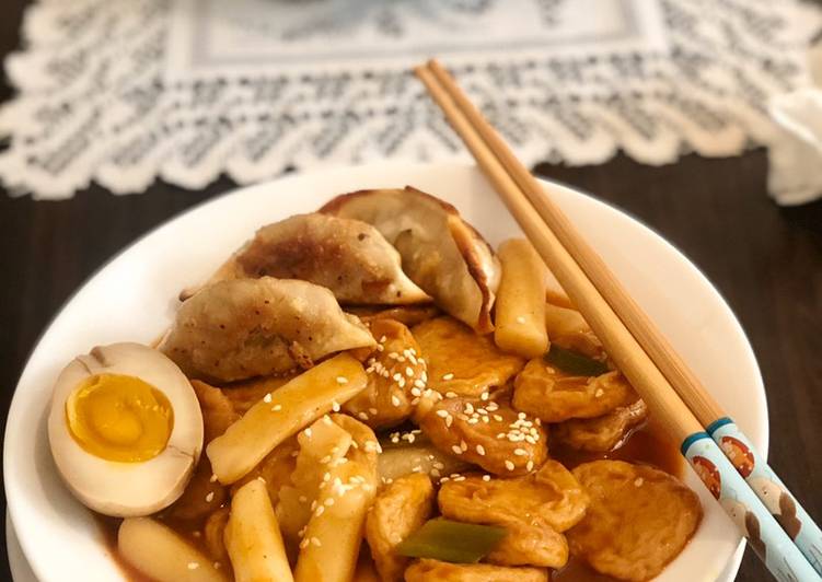 Tteok-bokki or Korean stir-fried rice cake (Non Keto)