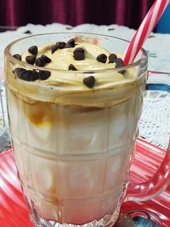 डलगोना कॉफी (Dalgona coffee recipe in hindi) रेसिपी मुख्य फोटो
