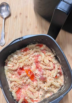 Une photo de Pasta feta tomates cerises rôtis à l’air fryer