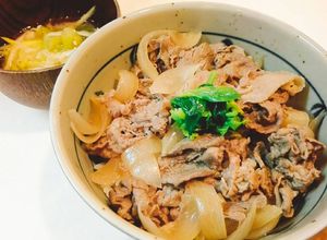 Foto resep Gyudon Beef Bowl ala Yoshinoya mudah banget