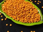 A picture of chana dal namkeen