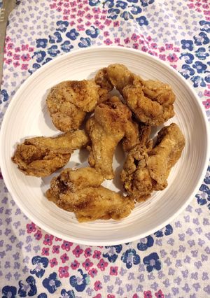 A picture of Dip Fried Wings.