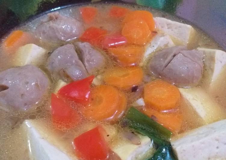 Sop tahu bakso