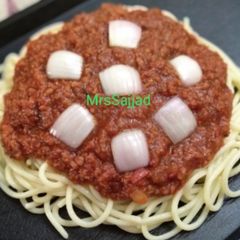 A picture of Qeema spaghetti.