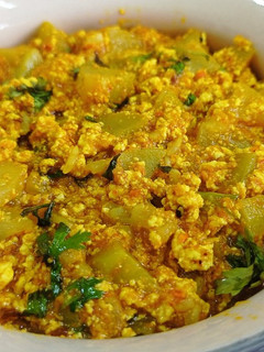 लौकी छैने की सब्जी (Lauki chene ki sabzi recipe in hindi) रेसिपी मुख्य फोटो