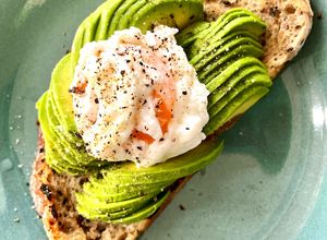 รูปของ Avocado Sourdough กับ Poached Egg🍞🥑🥚
