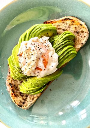 รูปของ Avocado Sourdough กับ Poached Egg🍞🥑🥚