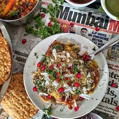 A picture of Sindhi Dal Pakwan Chaat .