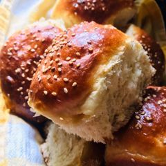 A picture of Dinner Rolls.