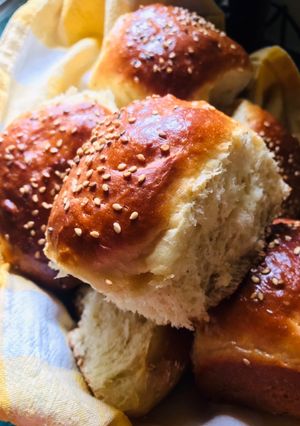 A picture of Dinner Rolls.