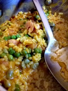Una foto de Arroz meloso con Longaniza, Habas y Guisantes