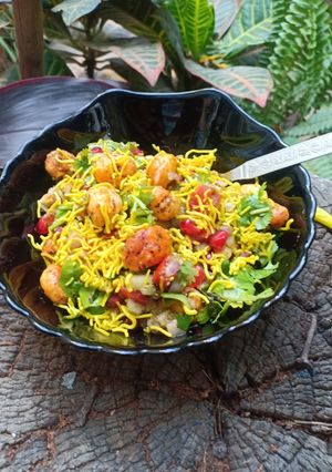A picture of Makhana Bhel.