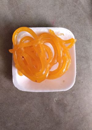 जलेबी (jalebi recipe in Hindi) रेसिपी मुख्य फोटो