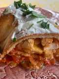 Tortilla umplută cu carne de curcan