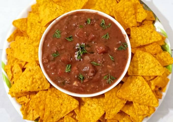 Mexican Salsa with nachos