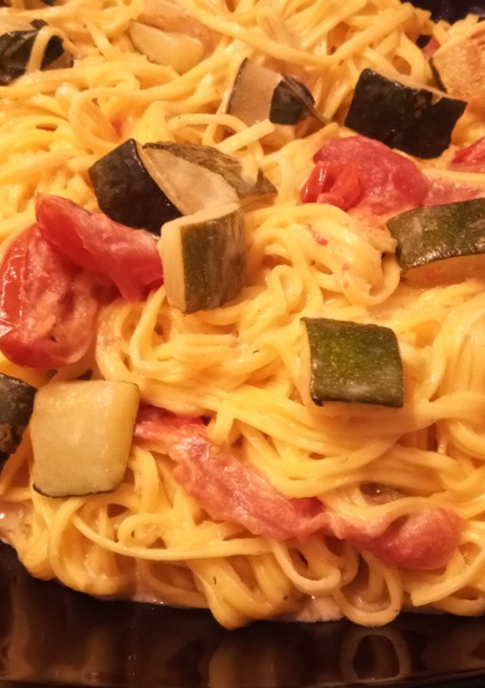Una foto de Spaghetti con Calabacines y Cherry a la Mantequilla en Salsa de Trufa
