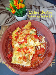 Foto resep Telur Dadar Sambal Geprek/penyet