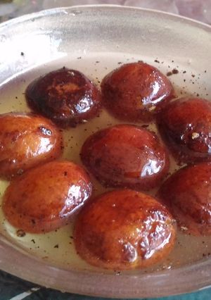 A picture of Shakarkand ke gulab jamun.
