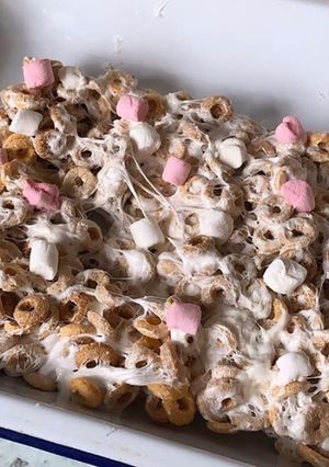 A picture of SW Cheerio Squares(3 syns per square).