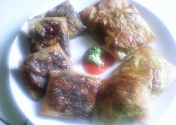 Piscok Lumer Feat Lumpia Ayam Brokoli