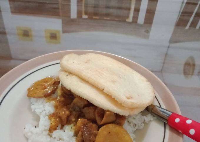 Nasi semur jengkol pedes manis gurih