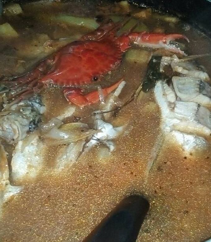 Una foto de Caldo de pescado con jaiba