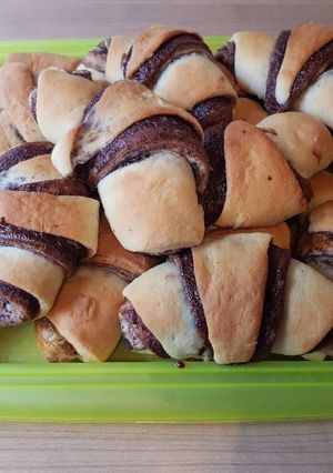 Lekvárral, nutellával töltött olajos kifli recept fotója
