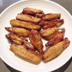 A picture of Dip Fried Wings.