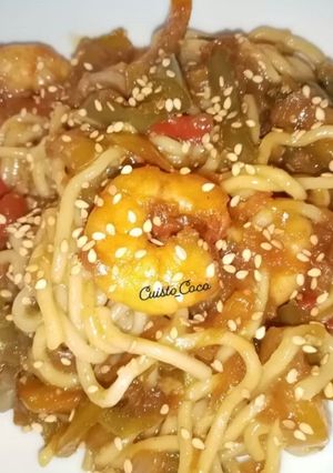 Une photo de 🍜 Nouilles sautées aux crevettes 🦐
