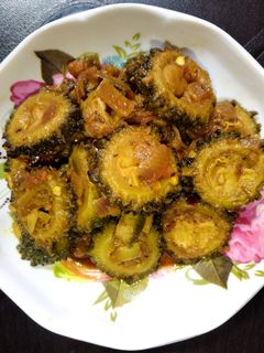 करेला (karela recipe in Hindi) रेसिपी मुख्य फोटो