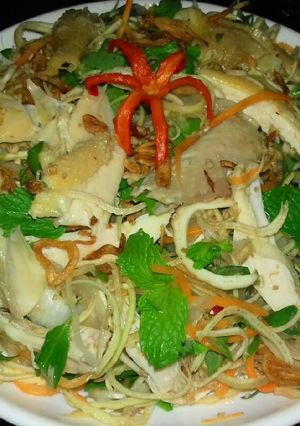 Hình của món Gỏi Gà Hoa Chuối.
