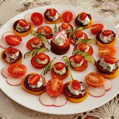 A picture of Pepperoni Bites.