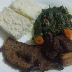 A picture of Pan fried beef with vegetables.
